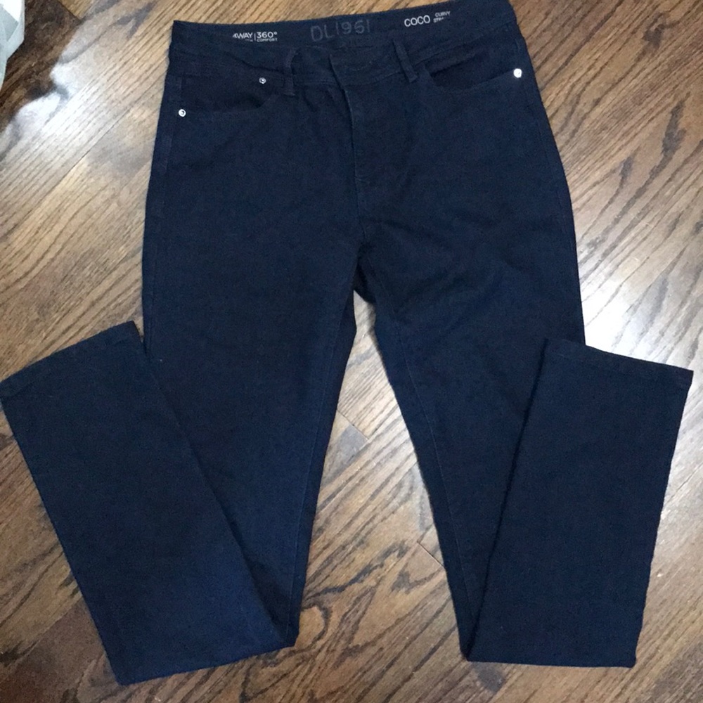 Like new DL 1961 coco curvy sz 30 jeans